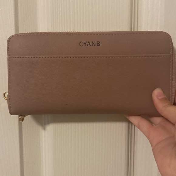 Mauve CYANB wallet purse. - Picture 1 of 2